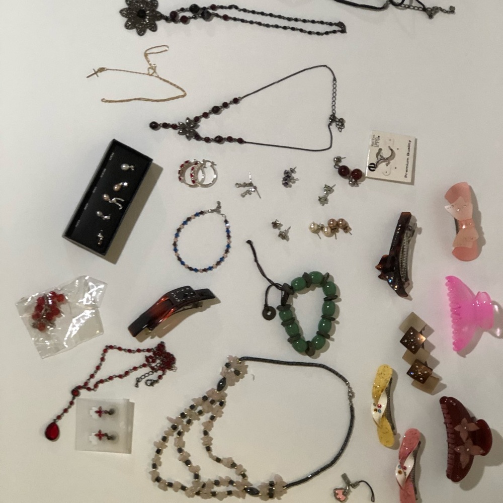 Jewelry Bundle - Picture 2 of 7